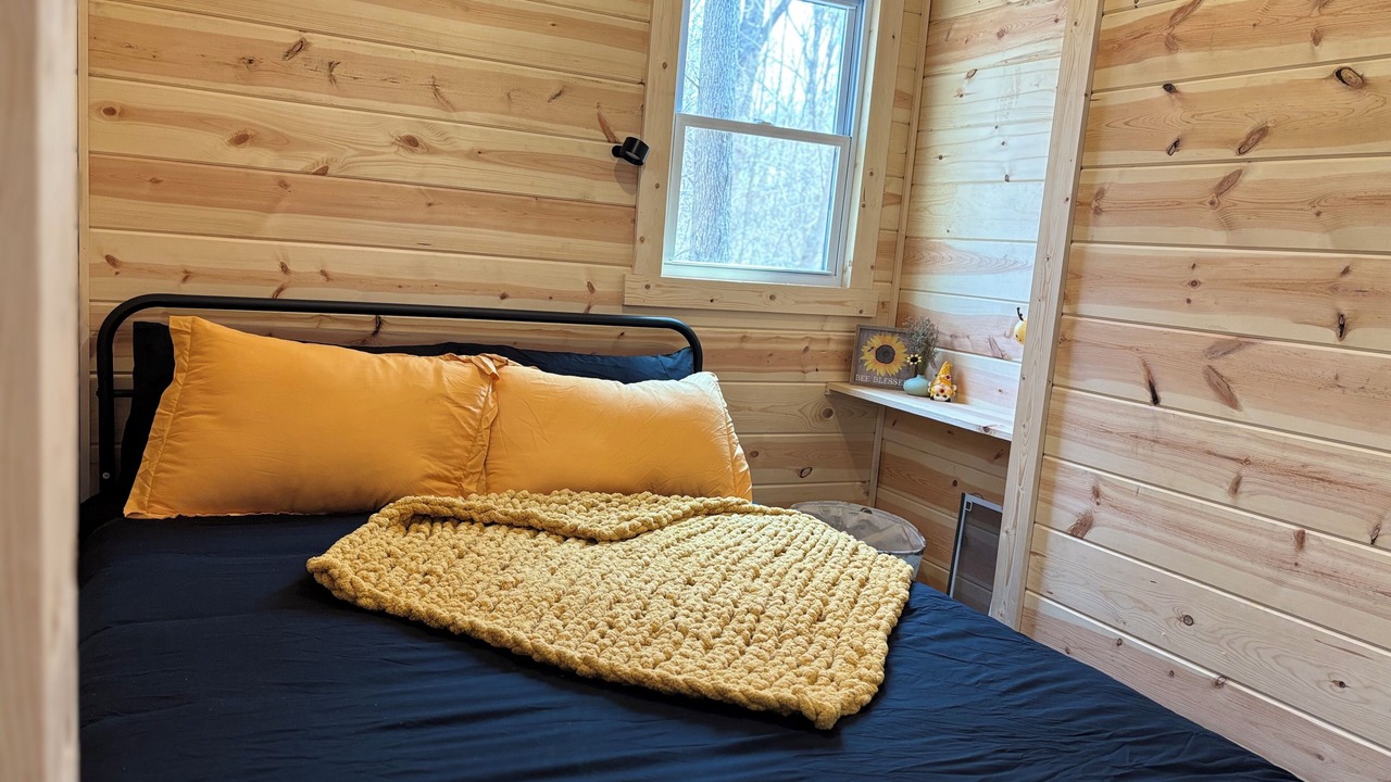 Photo of Bedroom in Lapeer