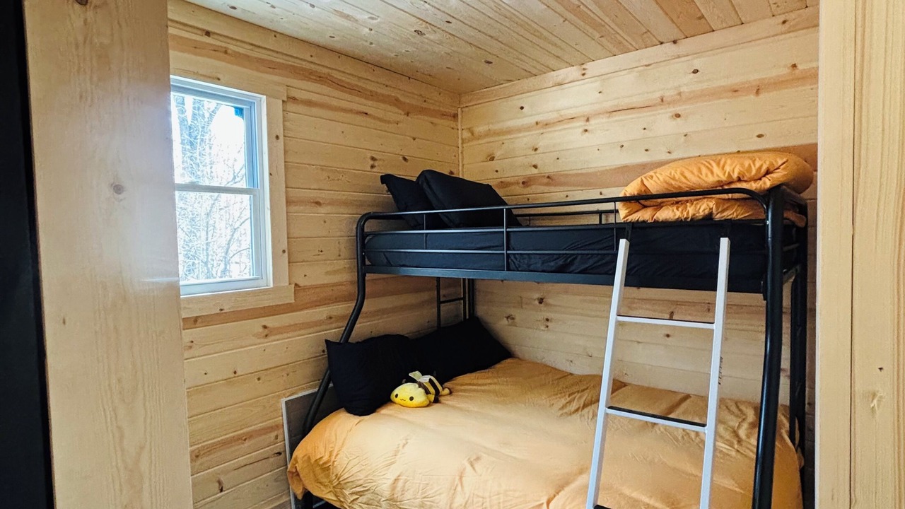 Photo of Bedroom in Lapeer