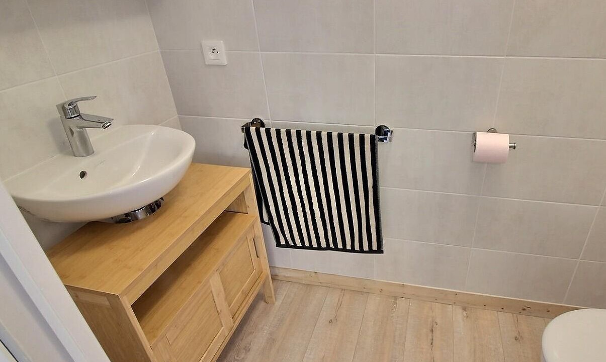 Photo of Bathroom in La Roche-Derrien