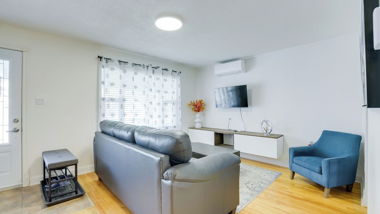 Photo of Livingroom in Hull
