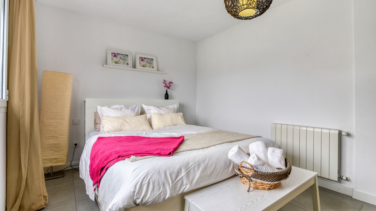 Photo of Bedroom in Orba