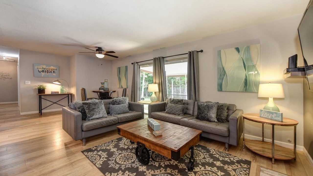 Photo of Livingroom in Southeastern Sacramento