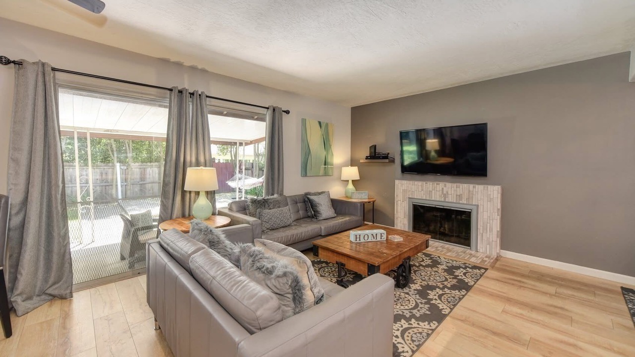 Photo of Livingroom in Southeastern Sacramento