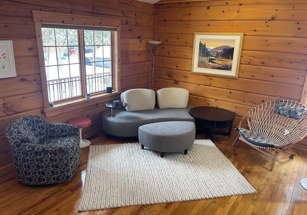 Photo of Livingroom in Middlesex Centre