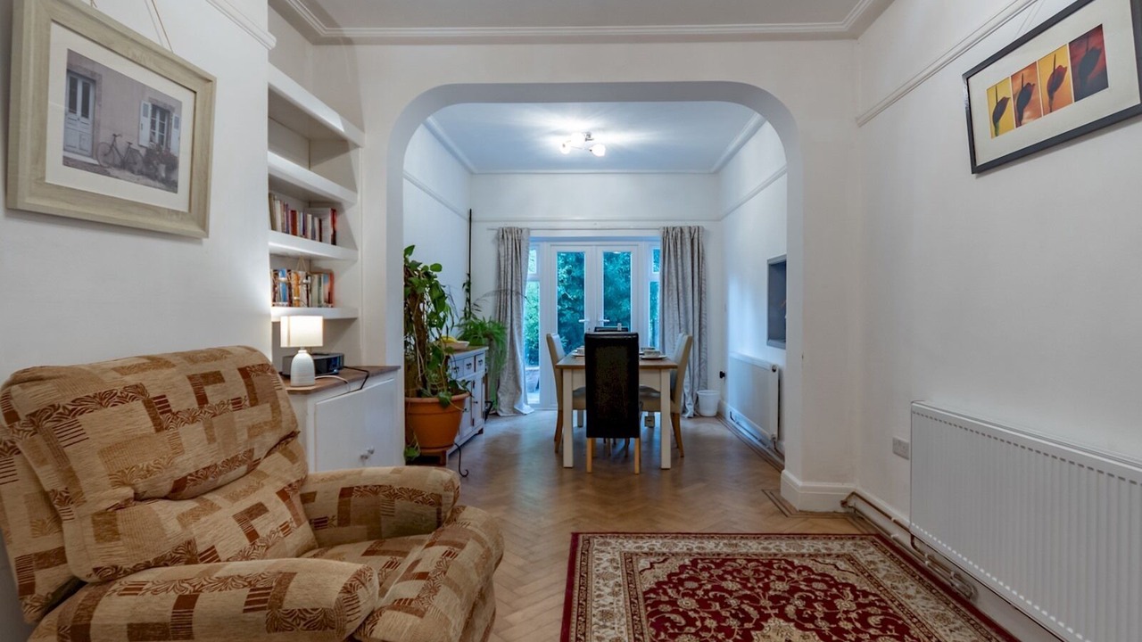 Photo of Livingroom in Southend-on-Sea