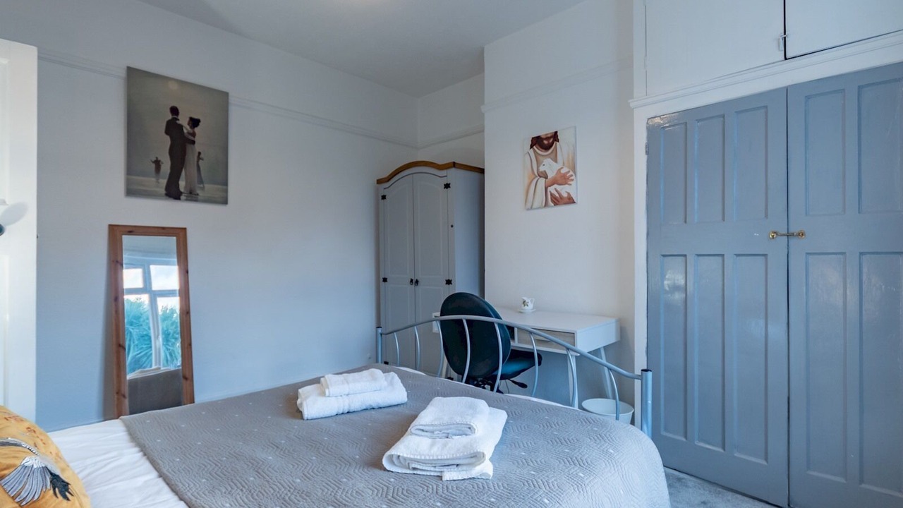 Photo of Bedroom in Southend-on-Sea