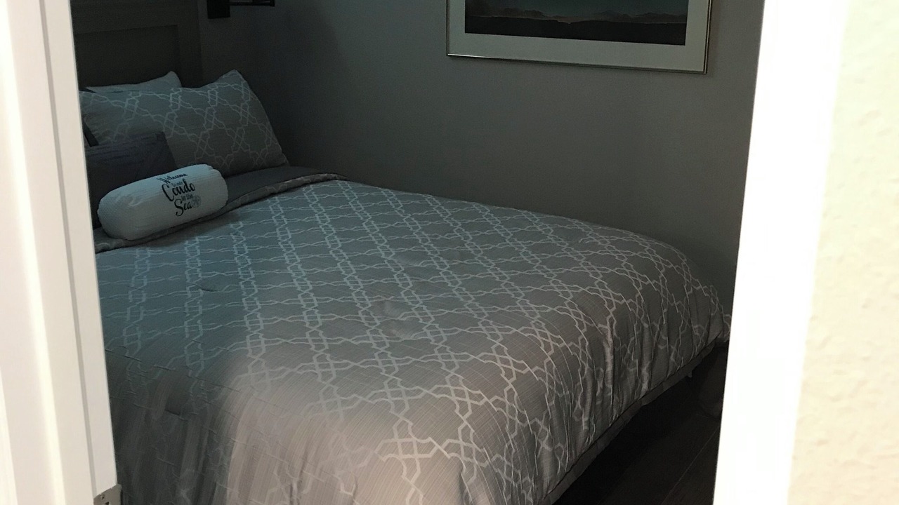 Photo of Bedroom in Trailer Estates