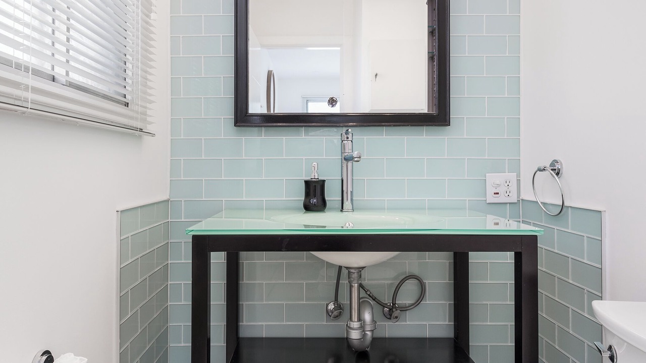 Photo of Bathroom in Radisson Heights - Albert Park