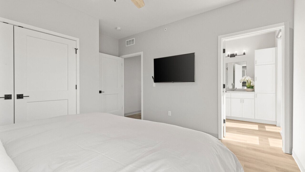 Photo of Bedroom in Lake City