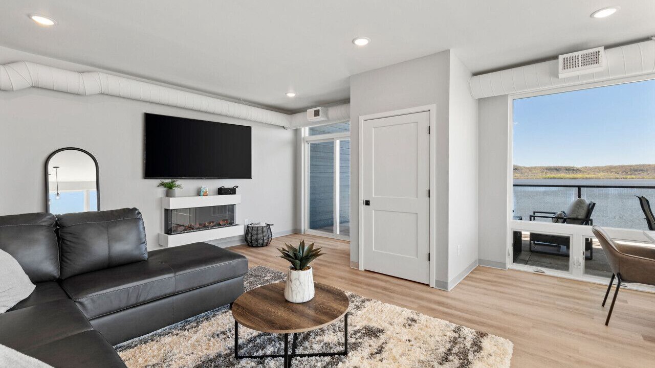 Photo of Livingroom in Lake City