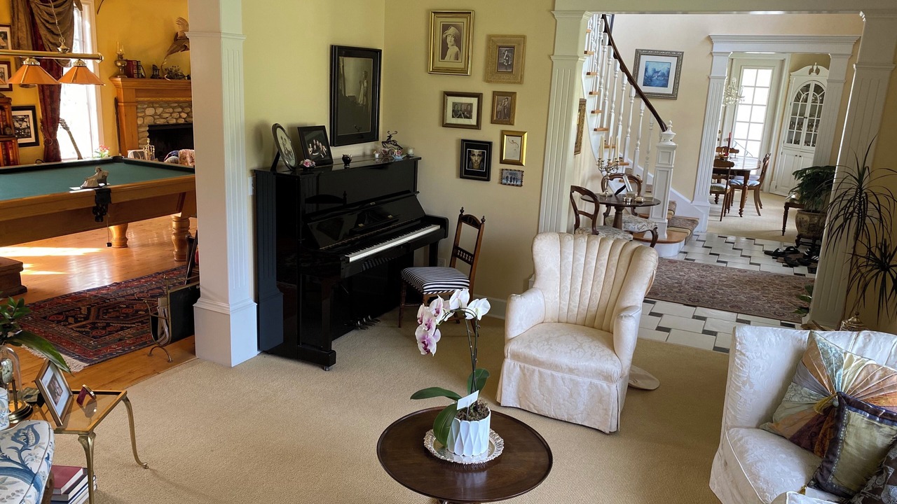 Photo of Livingroom in Okotoks