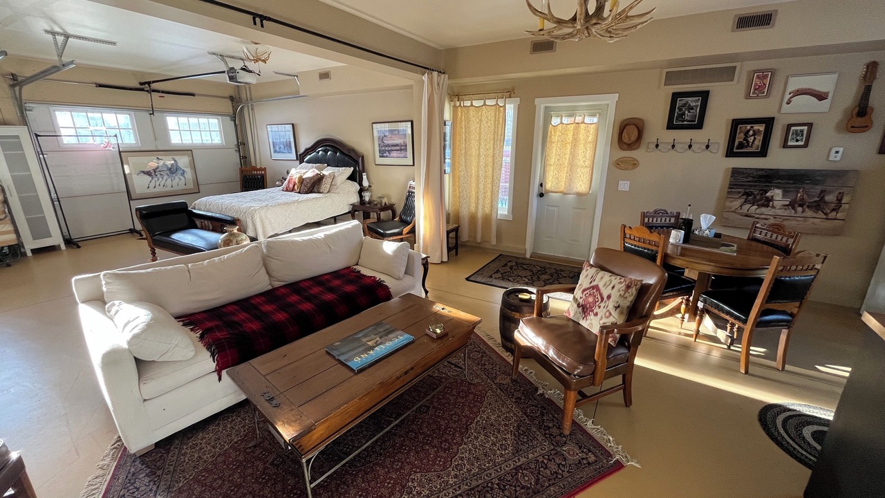 Photo of Livingroom in Okotoks