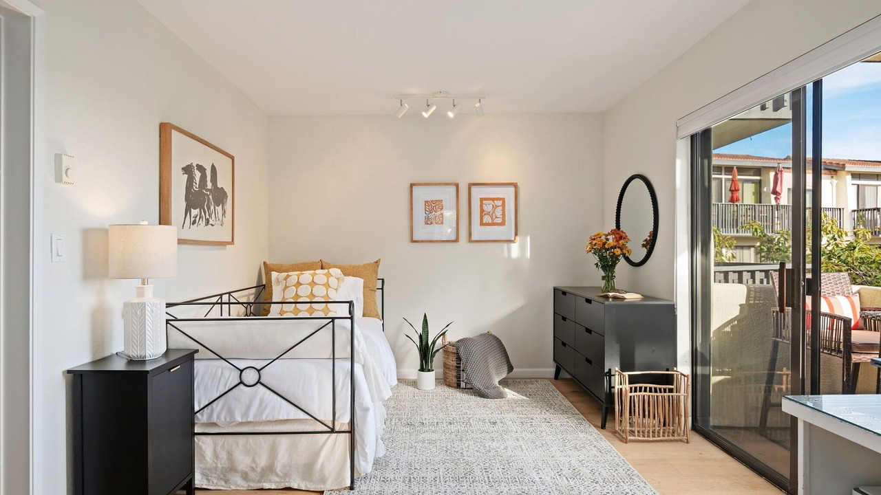 Photo of Bedroom in Toro Canyon