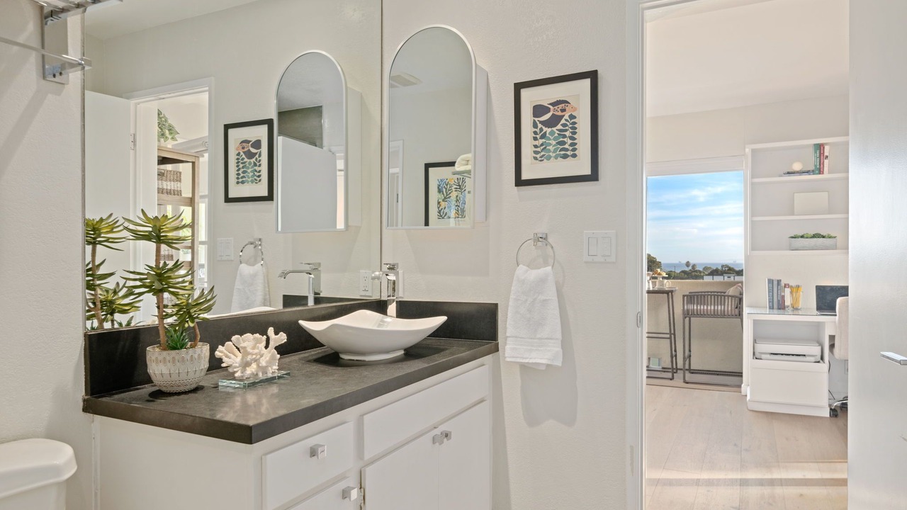 Photo of Bathroom in Toro Canyon