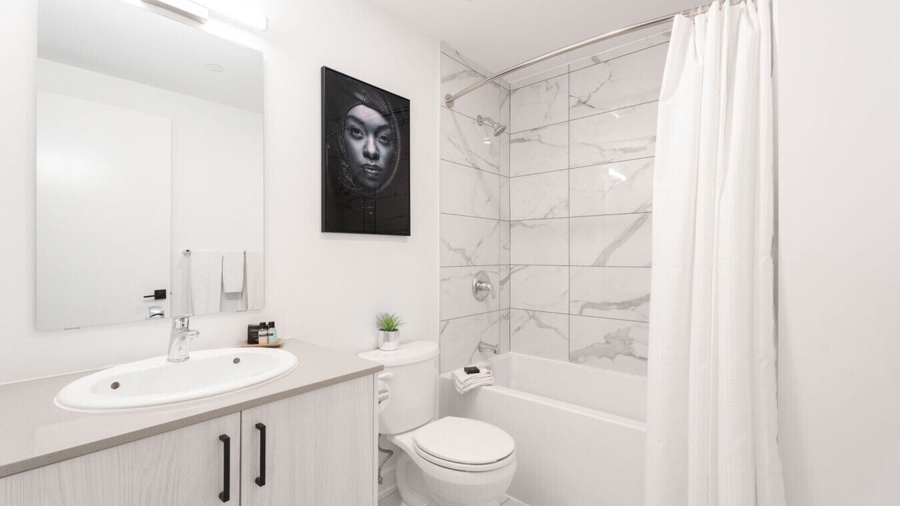 Photo of Bathroom in Civic Hospital - Experimental Farm - Central Park