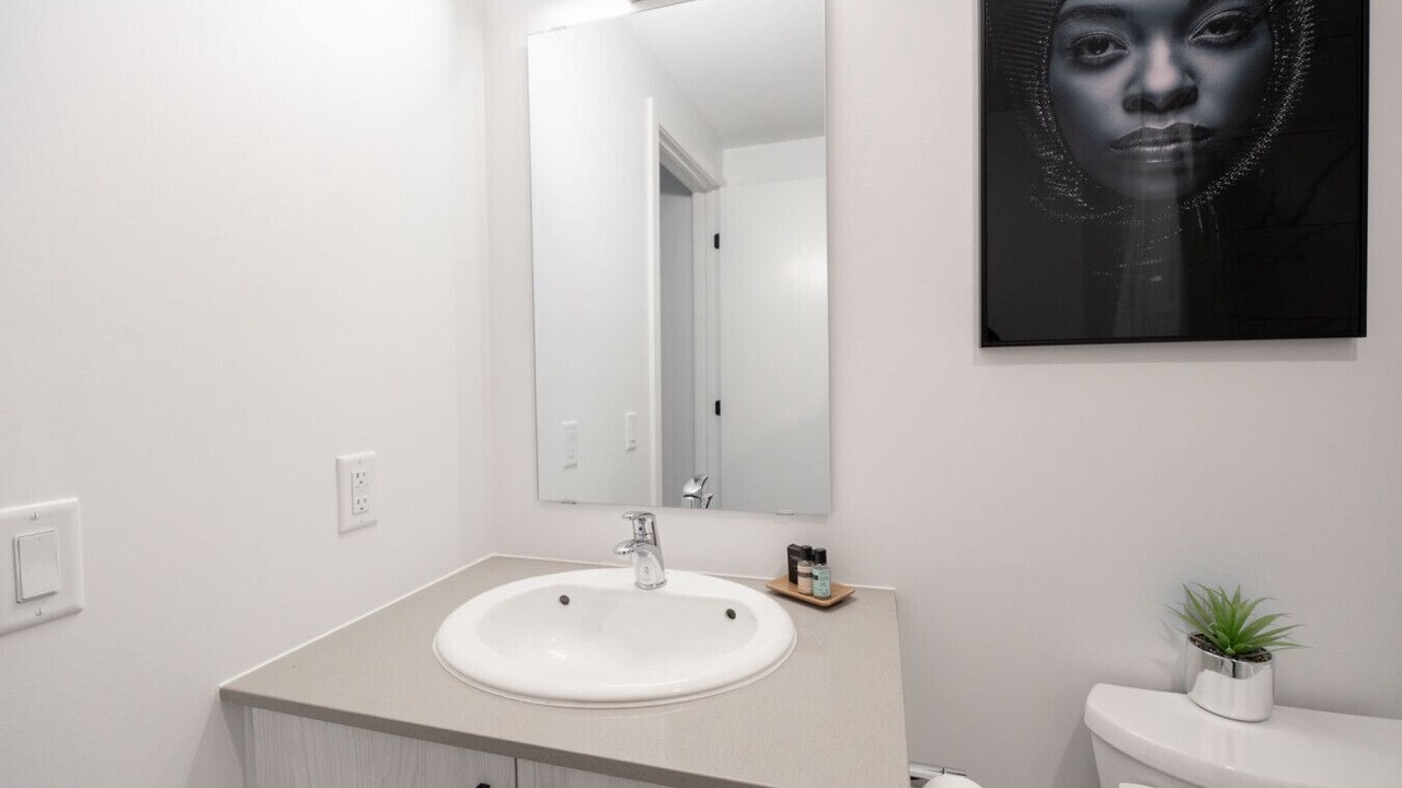 Photo of Bathroom in Civic Hospital - Experimental Farm - Central Park