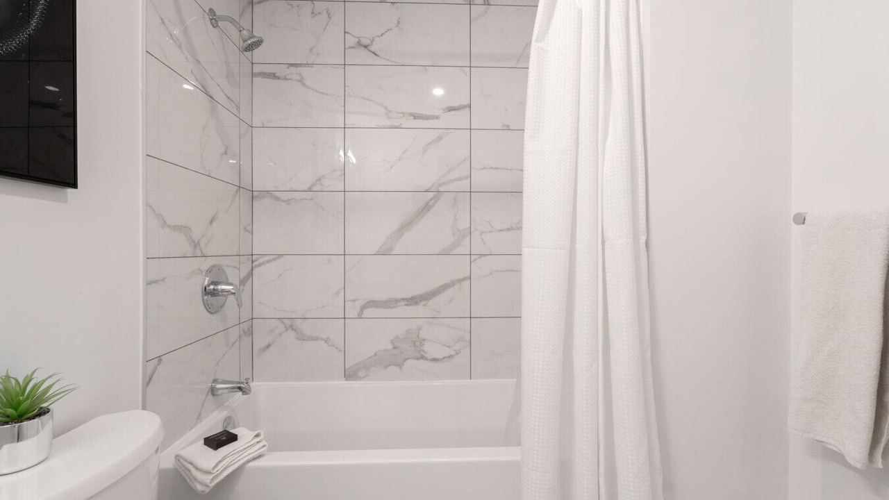 Photo of Bathroom in Civic Hospital - Experimental Farm - Central Park