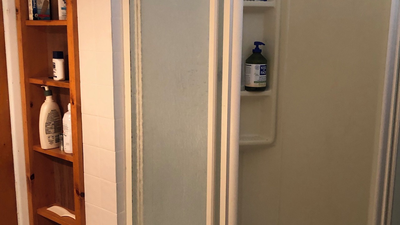 Photo of Bathroom in Alfred Station