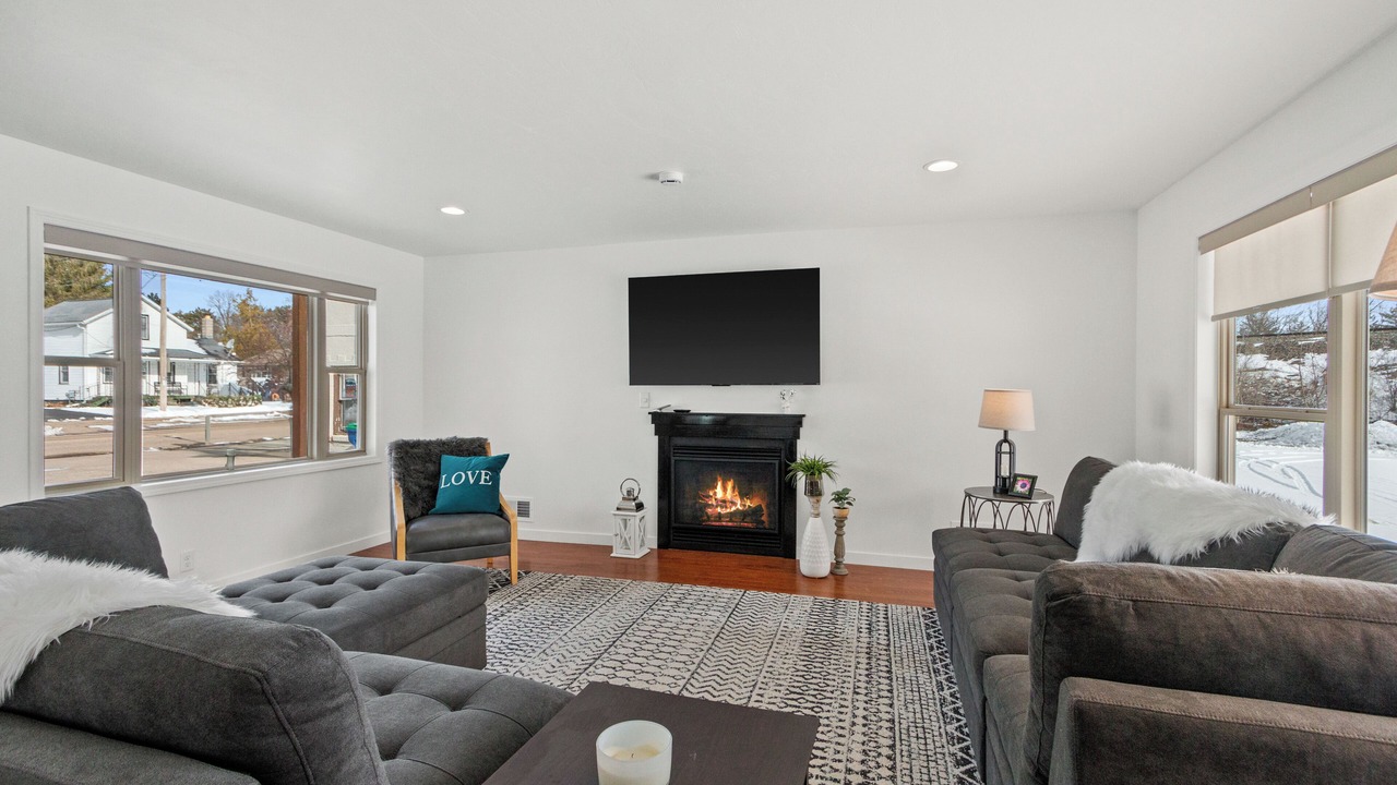 Photo of Livingroom in Amherst