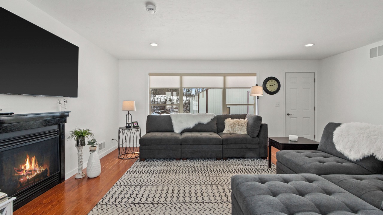 Photo of Livingroom in Amherst