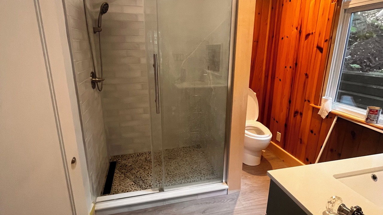 Photo of Bathroom in Dysart et al