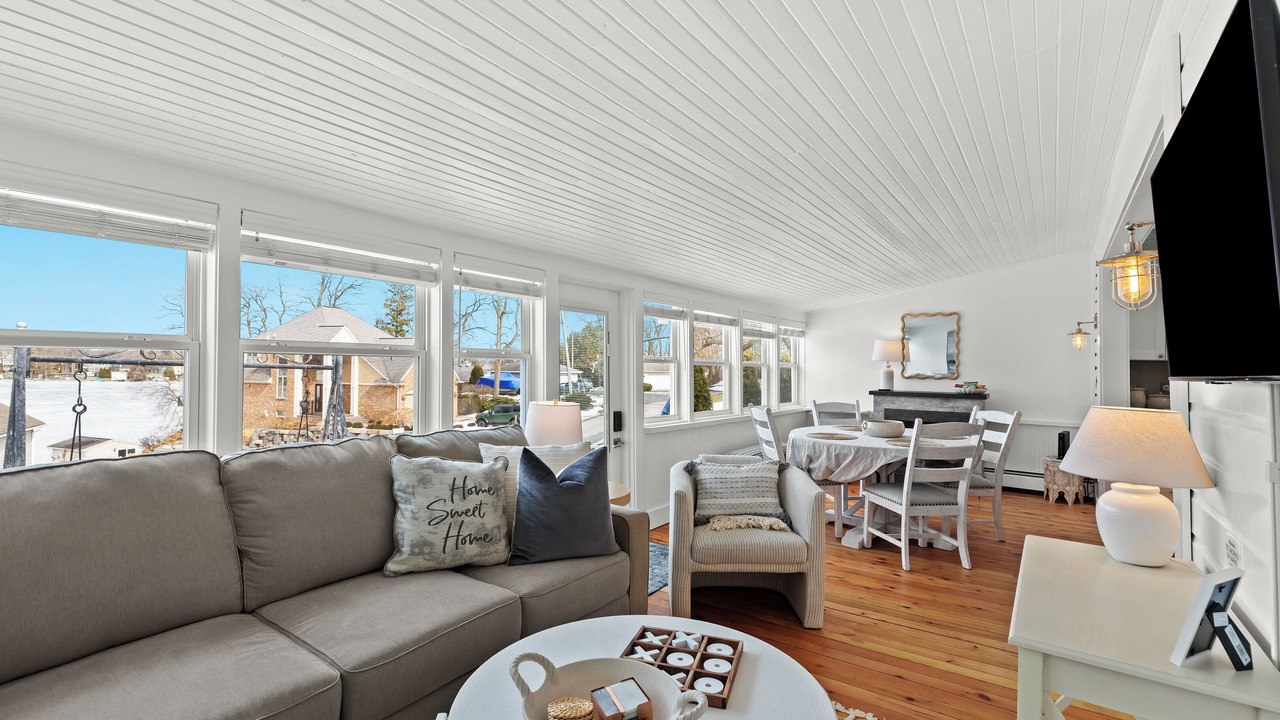 Photo of Livingroom in Lake Orion
