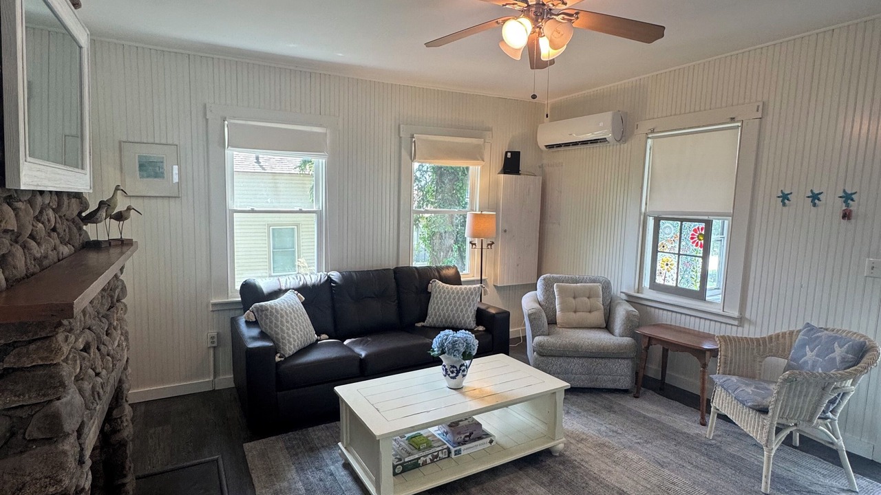 Photo of Livingroom in Old Lyme