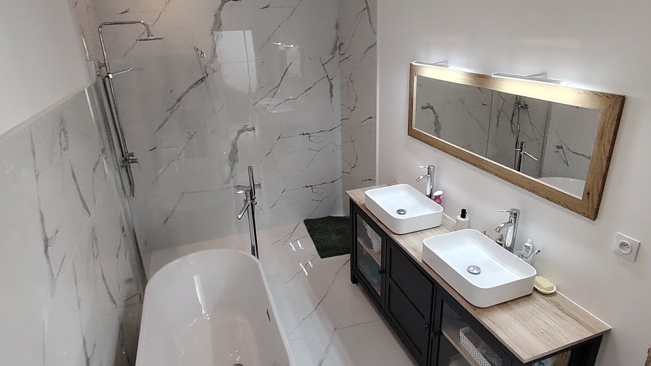Photo of Bathroom in Les Arcades