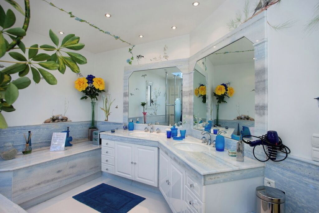 Photo of Bathroom in Issel