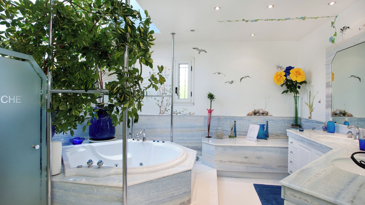 Photo of Bathroom in Issel