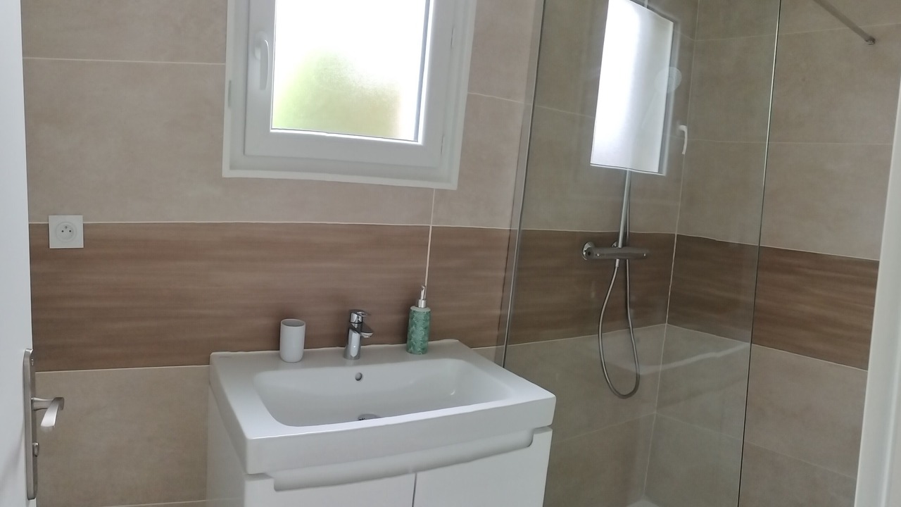 Photo of Bathroom in Dry