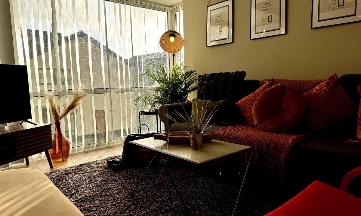 Photo of Livingroom in Southampton City Centre