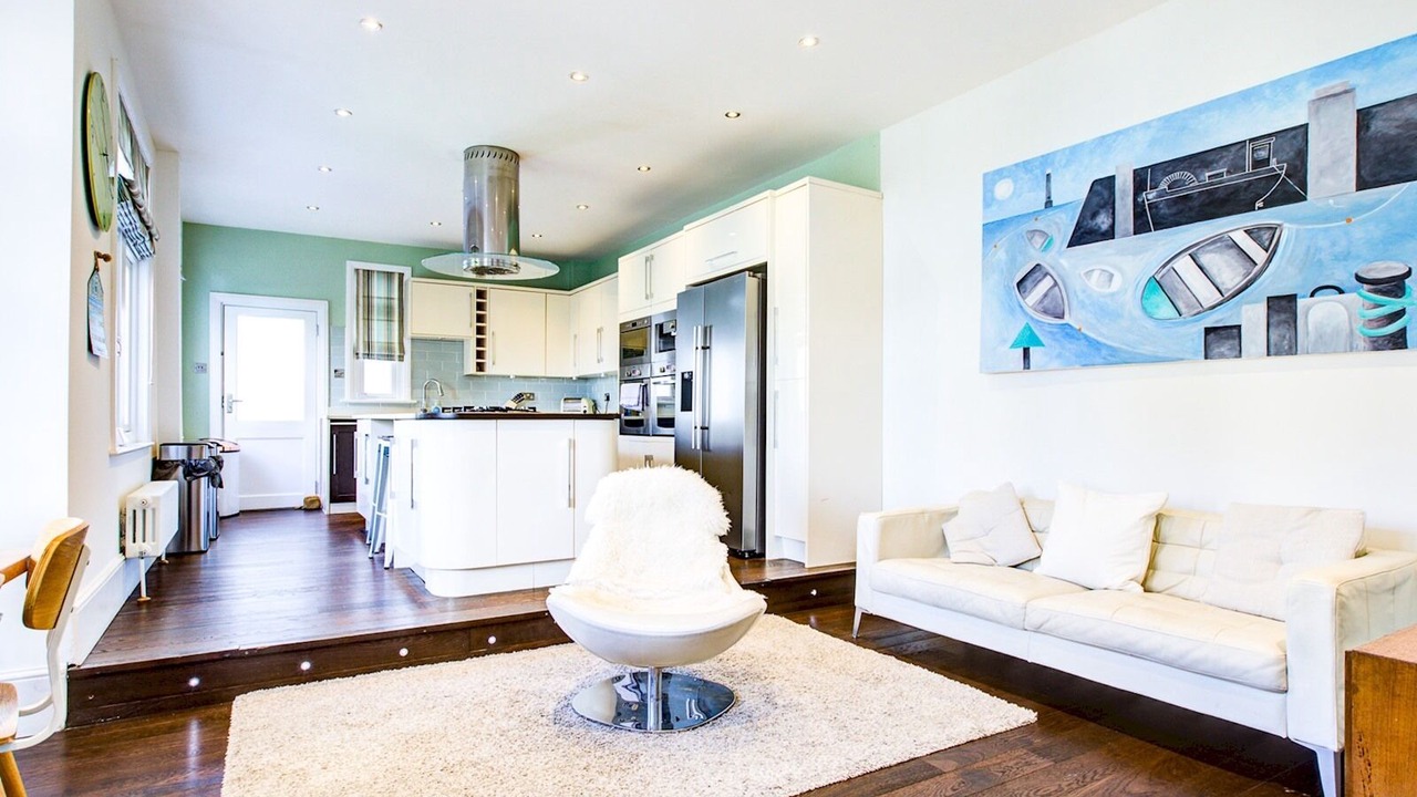 Photo of Livingroom in Leigh-on-Sea