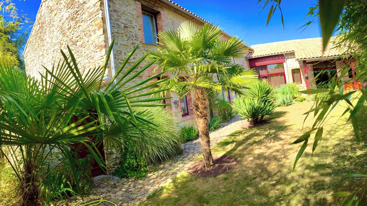Photo of Outdoor in Saint-Fiacre-sur-Maine
