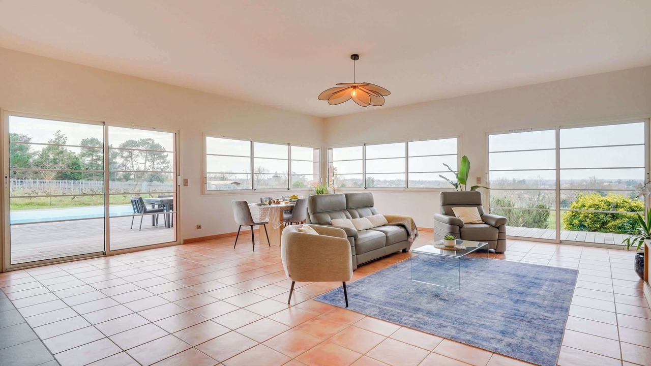 Photo of Livingroom in Camblanes-et-Meynac