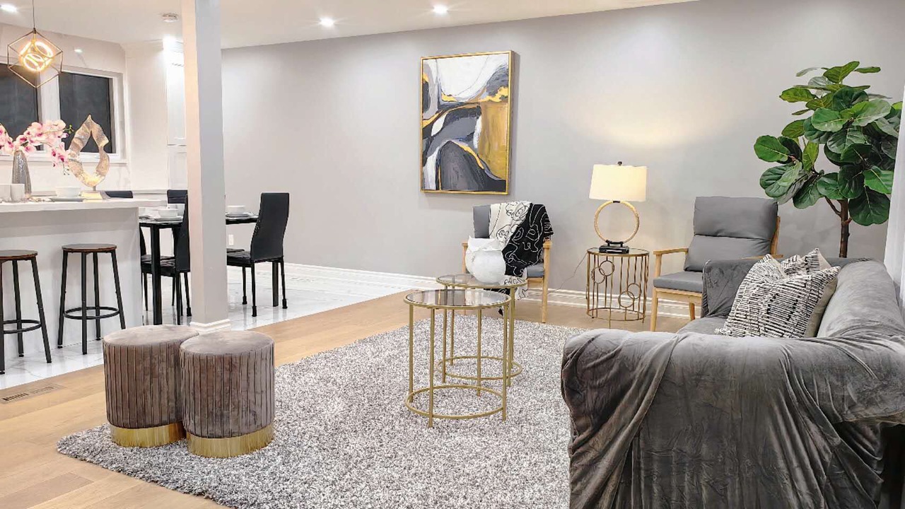 Photo of Livingroom in Ajax