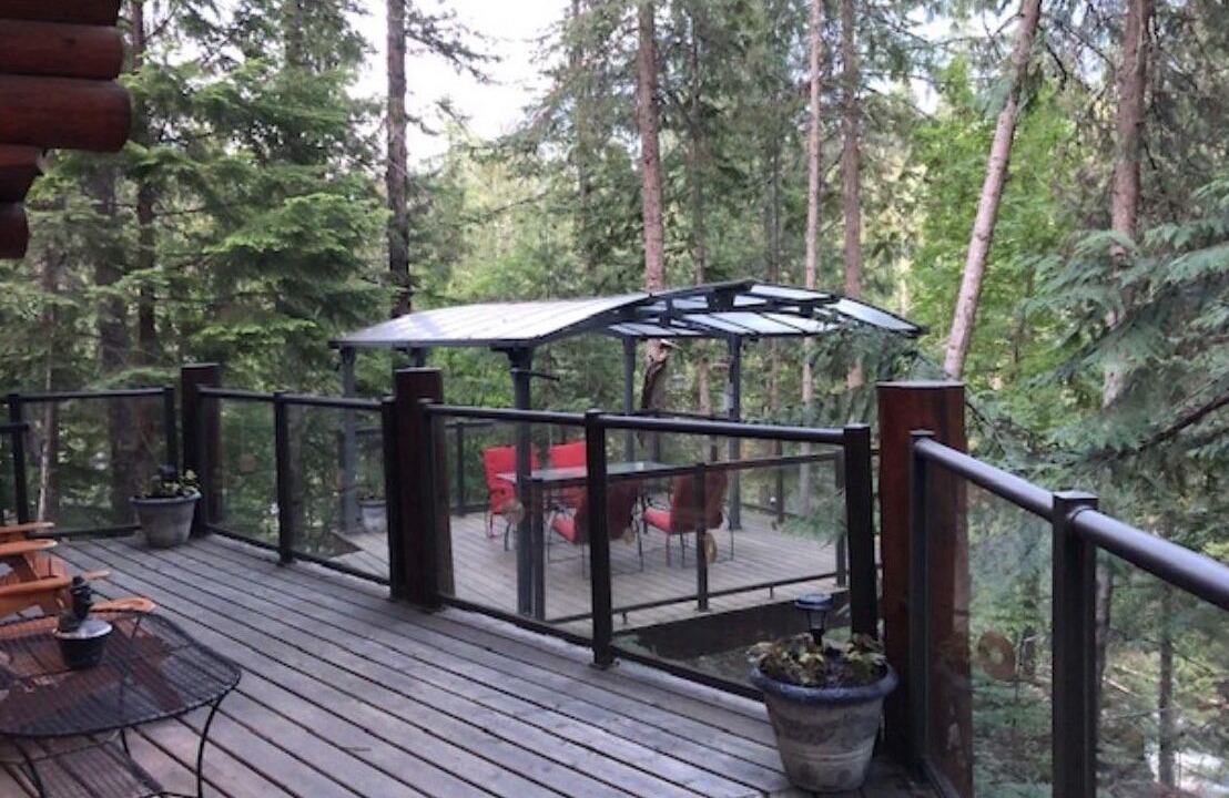Photo of Patio Balcony in Crawford Bay