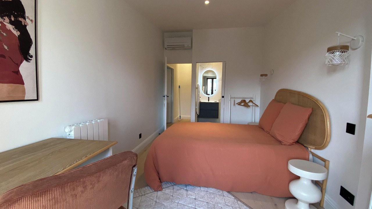 Photo of Bedroom in Bordeaux Golden Triangle