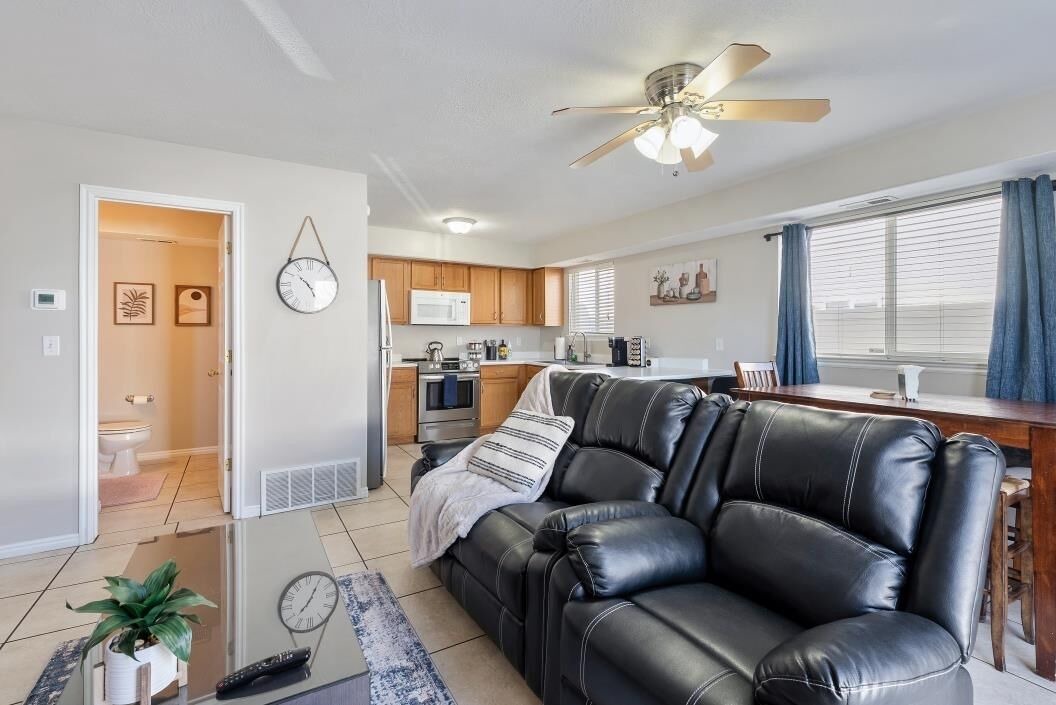 Photo of Livingroom in Millcreek