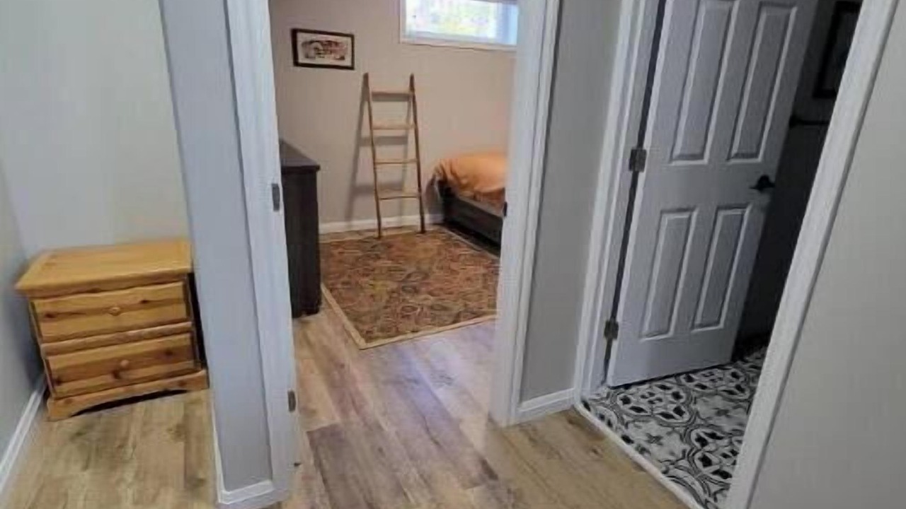 Photo of Bedroom in Division No. 7