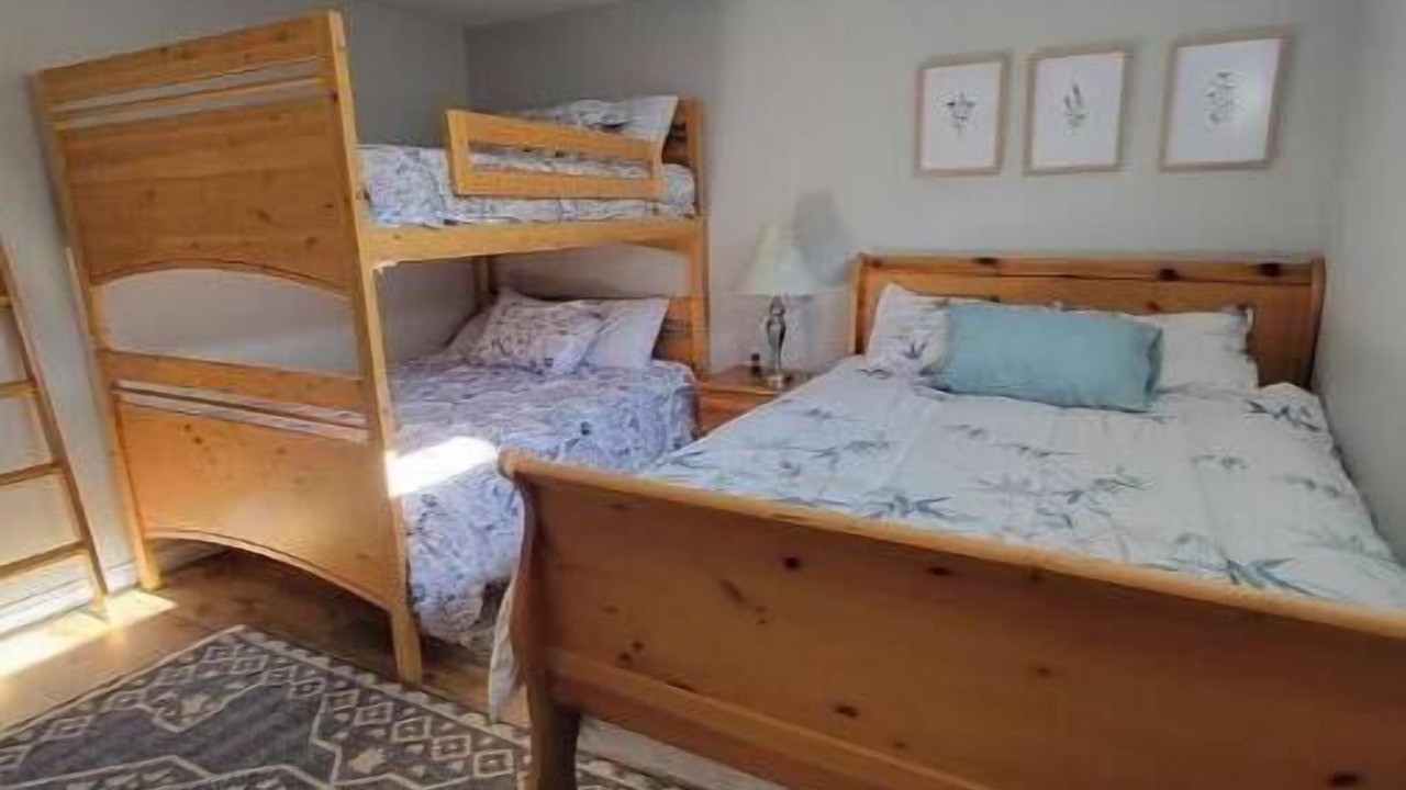 Photo of Bedroom in Division No. 7
