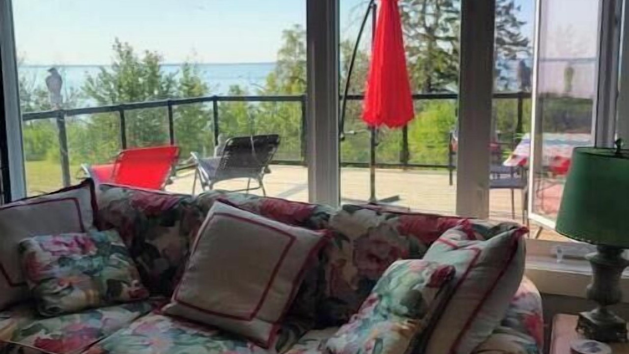 Photo of Livingroom in Division No. 7