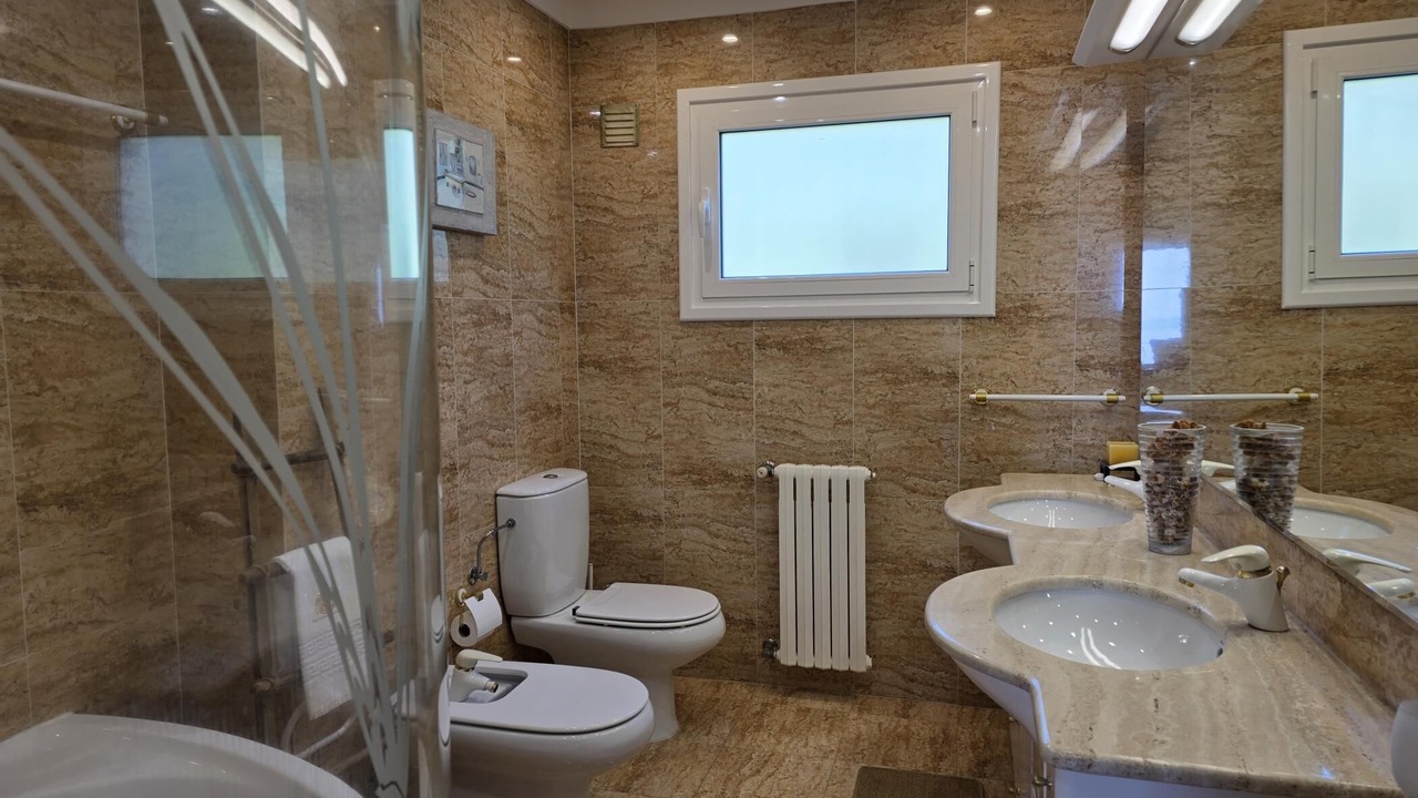 Photo of Bathroom in Caminha