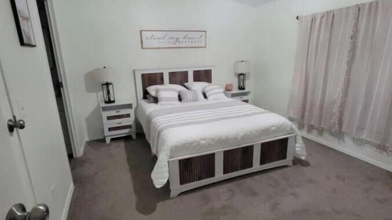 Photo of Bedroom in Los Alamos