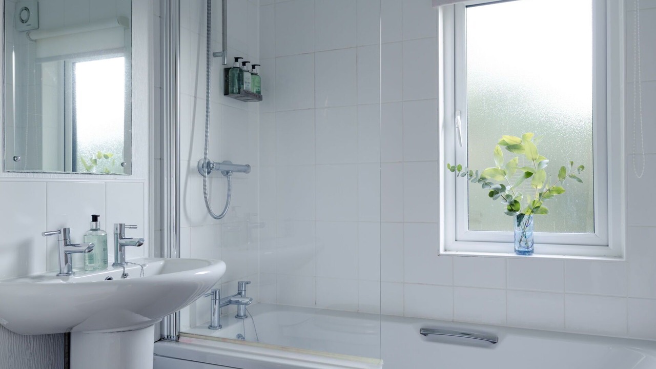 Photo of Bathroom in Boat of Garten