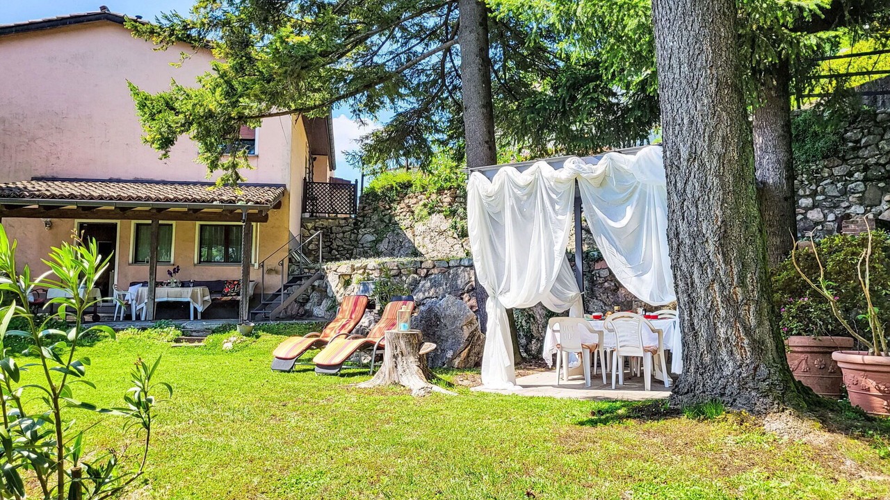 Photo of Outdoor in Besazio
