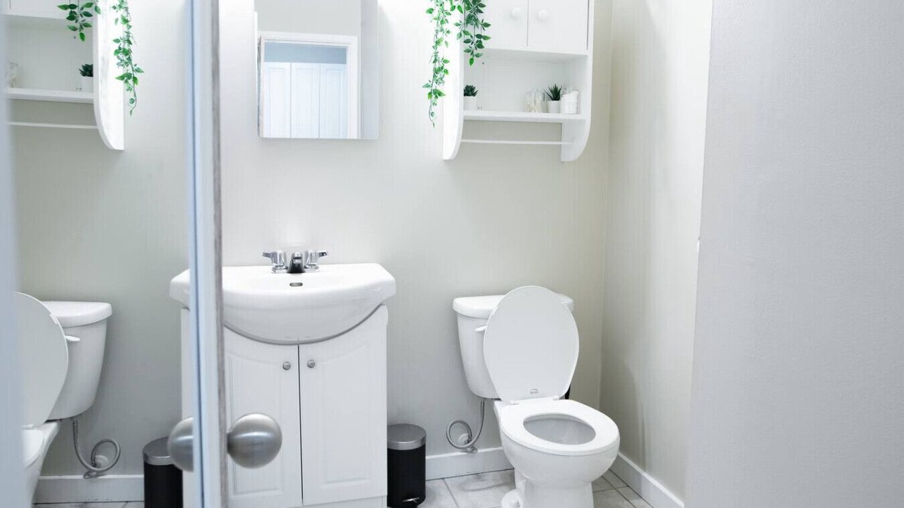 Photo of Bathroom in Harrison Hot Springs
