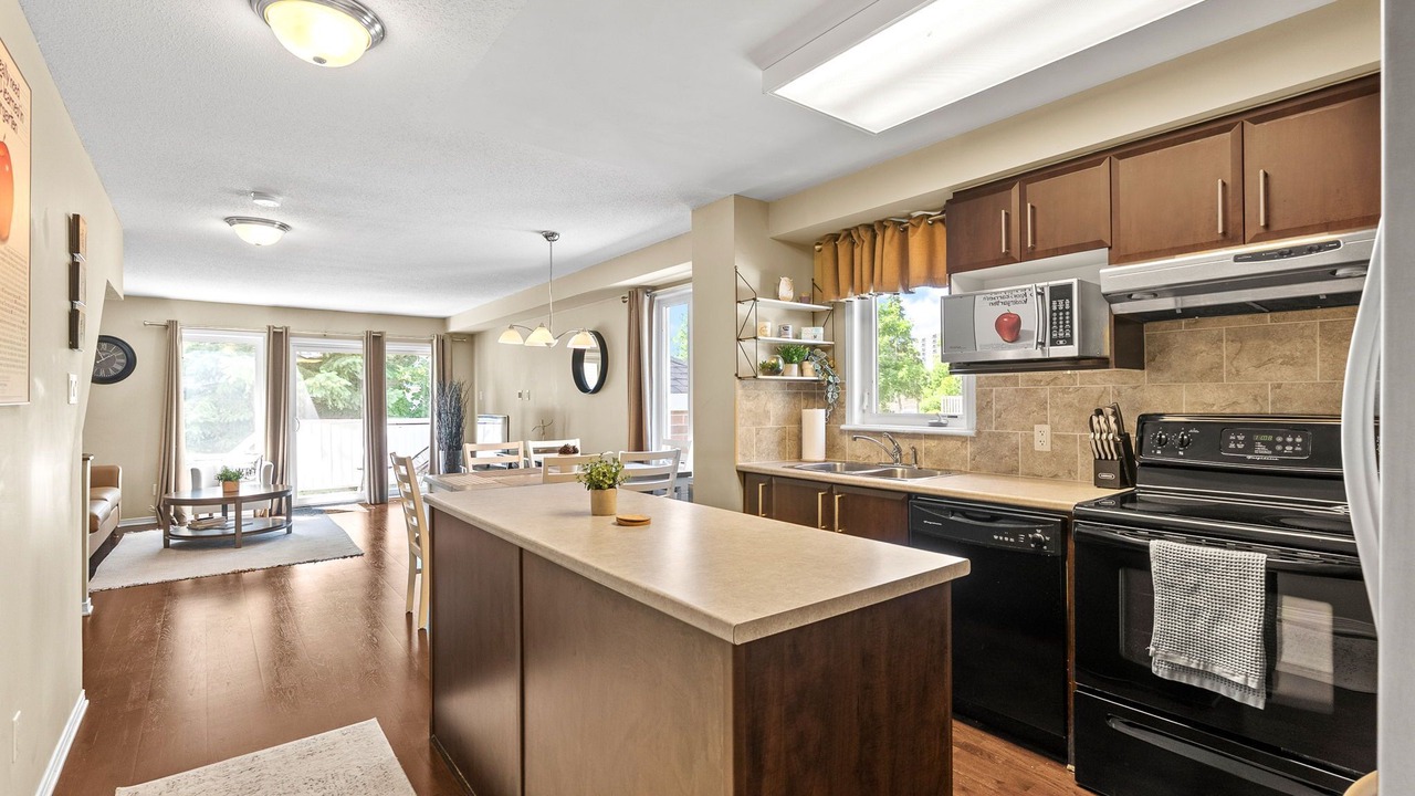 Photo of Kitchen in Ledbury - Heron Gate - Ridgemont - Elmwood