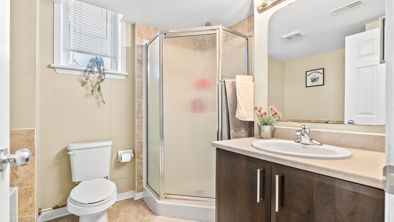 Photo of Bathroom in Ledbury - Heron Gate - Ridgemont - Elmwood