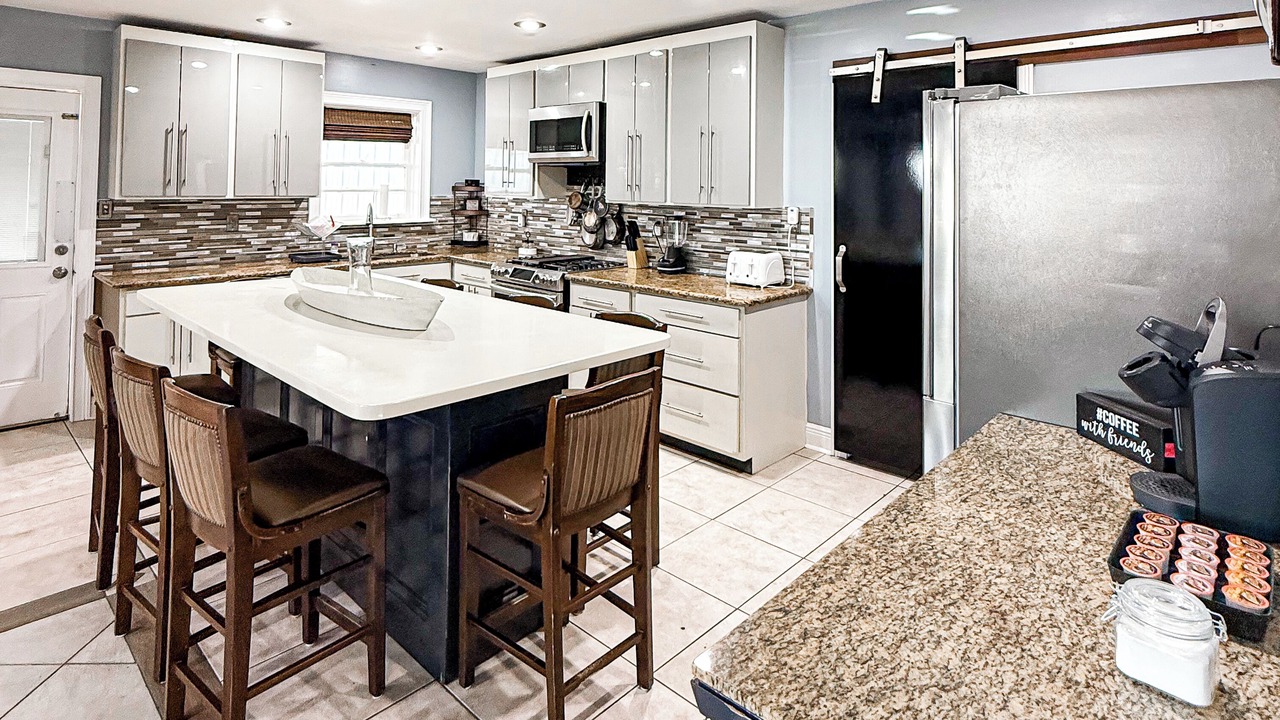Photo of Kitchen in Kenner - Louis Armstrong International Airport